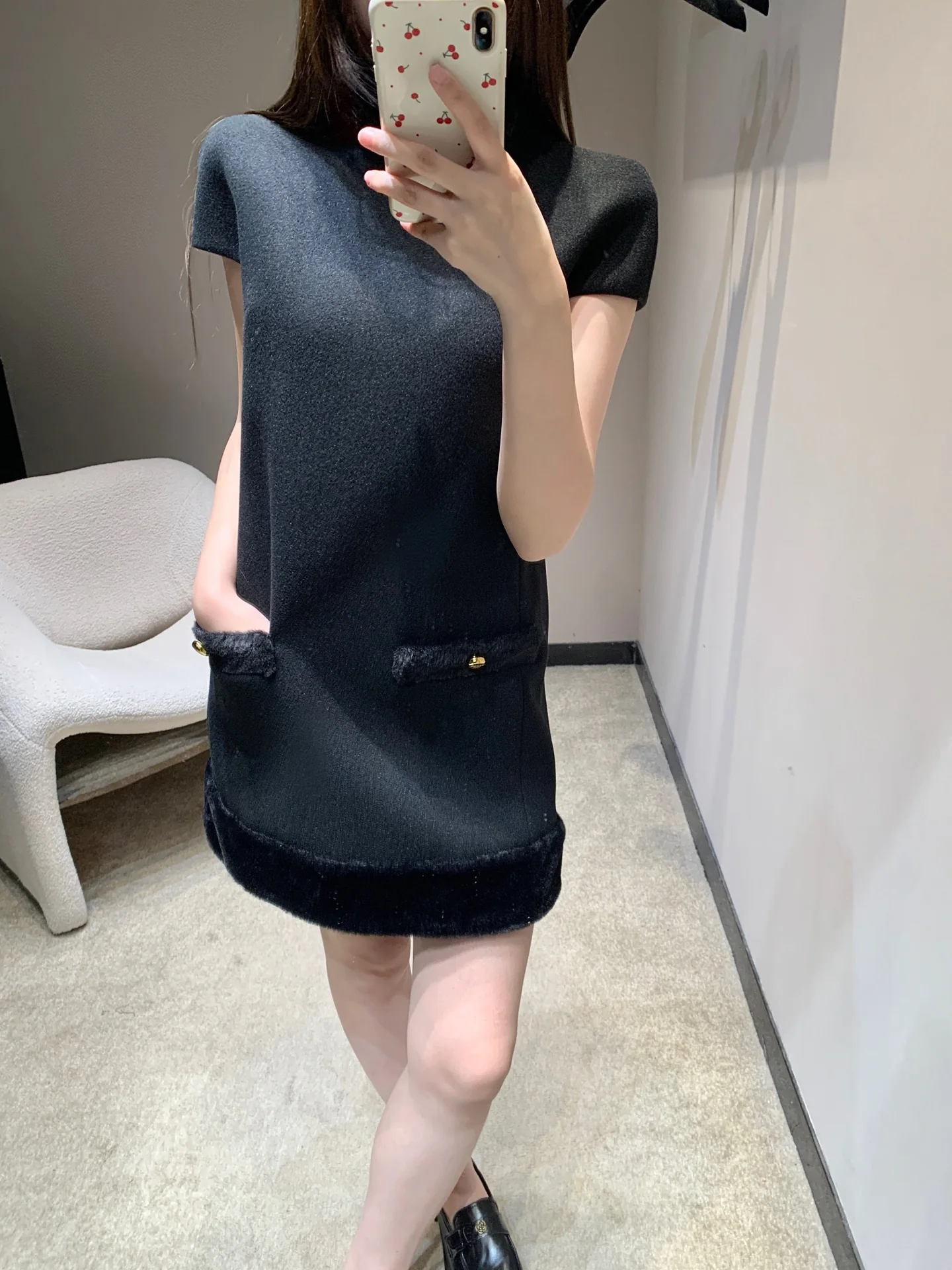프라다 플러시 패치워크 반팔 원피스 2026 SS 상세 이미지 8