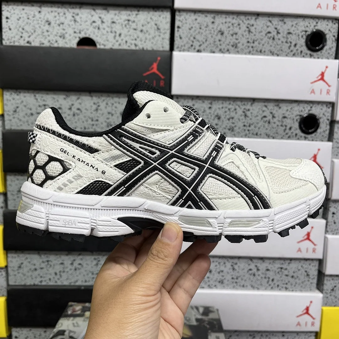 아식스 [XY] 젤 카하나 8 1011B133-100 200334 Asics Gel-Kahana 8 상세 이미지 6