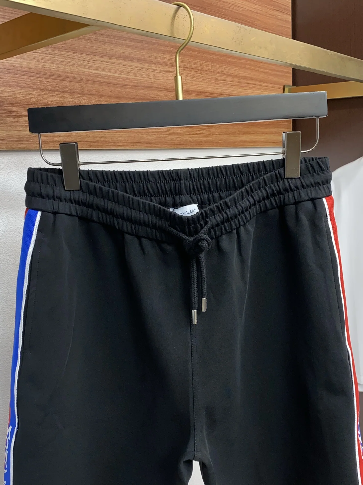 몽클레르 오리지널 핏 린넨 반바지 상세 이미지 2