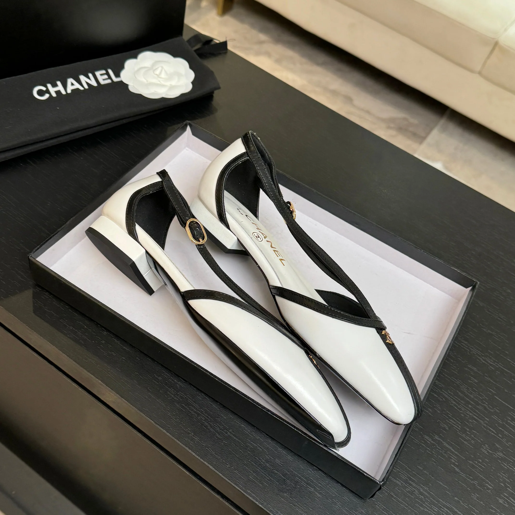 샤넬 더블 C 장식 오픈토 샌들 상세 이미지 7