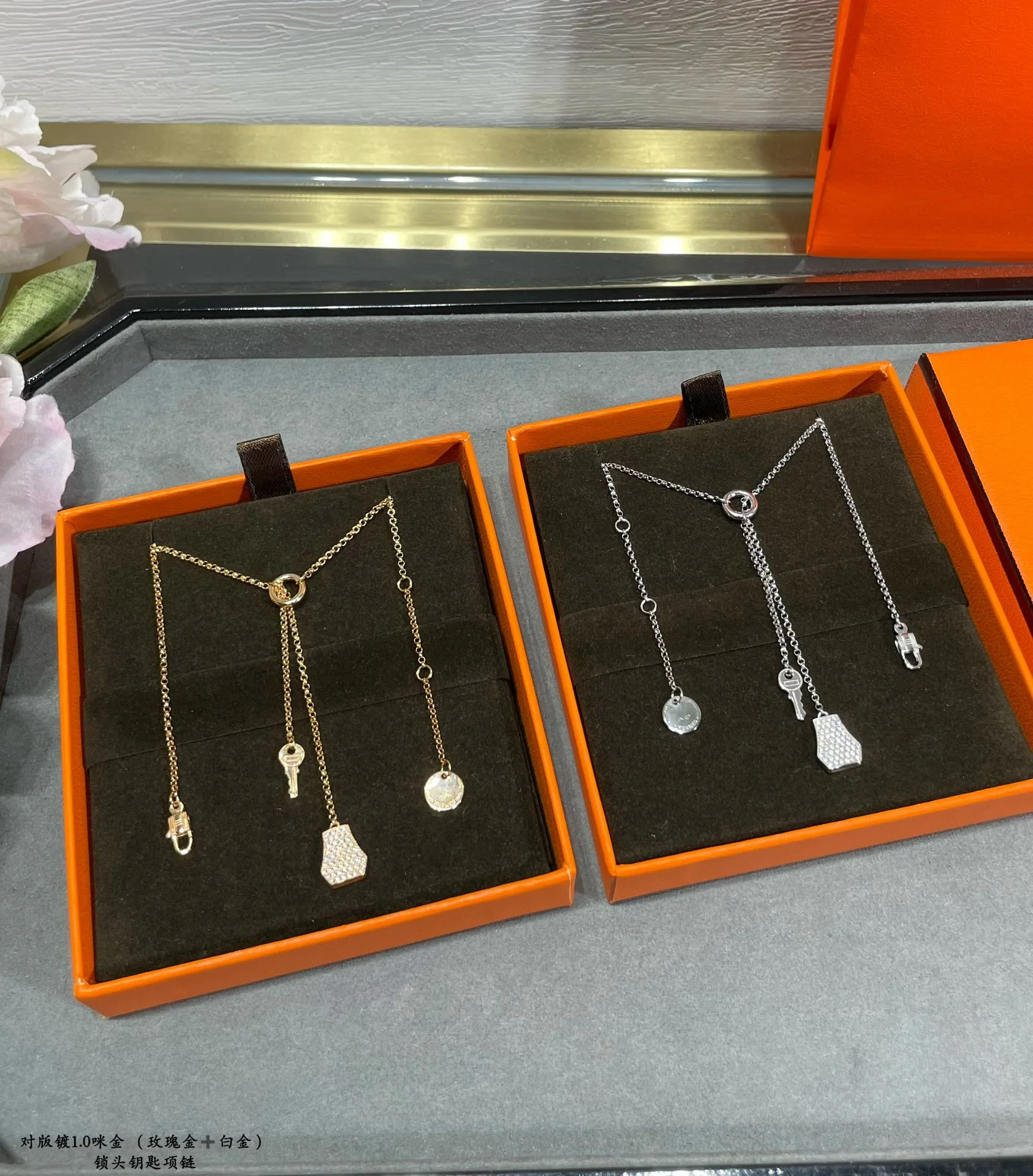에르메스 18 K 골드 자물쇠 열쇠 목걸이 상세 이미지 2