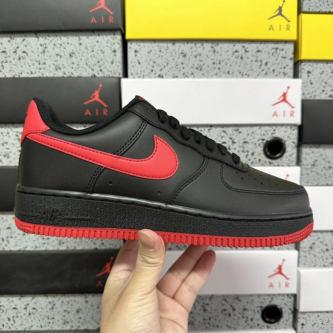 나이키 [G] 에어 포스 1 로우 블랙 레드 FJ4146-002 201765 Nike Air Force 1 Low '07 LV8 Vamps 상세 이미지 9
