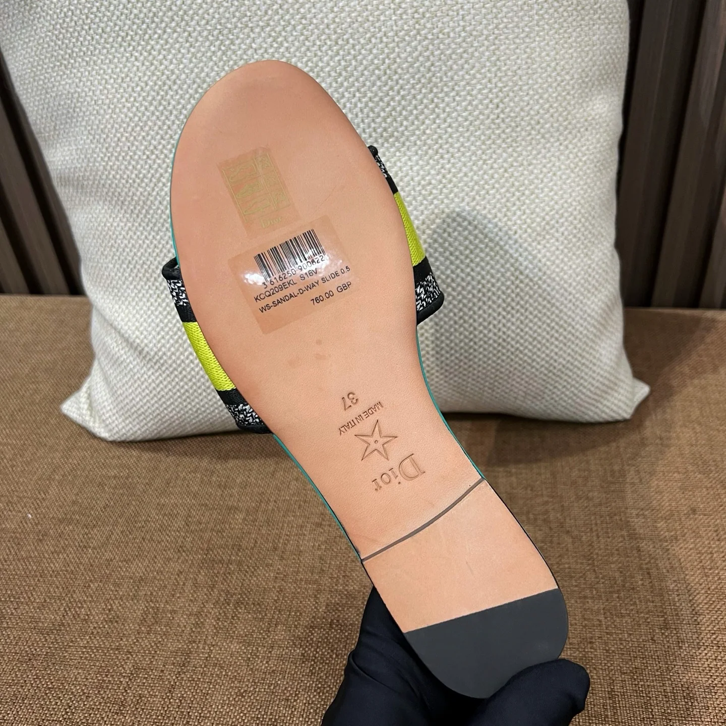 디올 자수 캔버스 샌들 상세 이미지 9