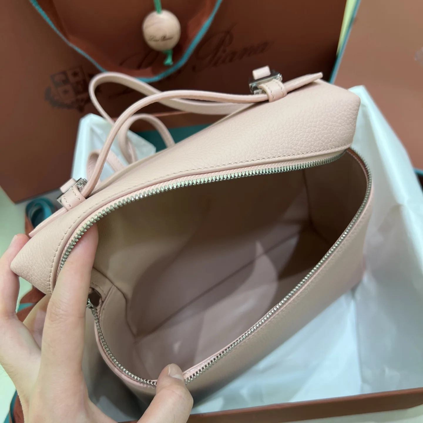 로로피아나 가방 상세 이미지 8
