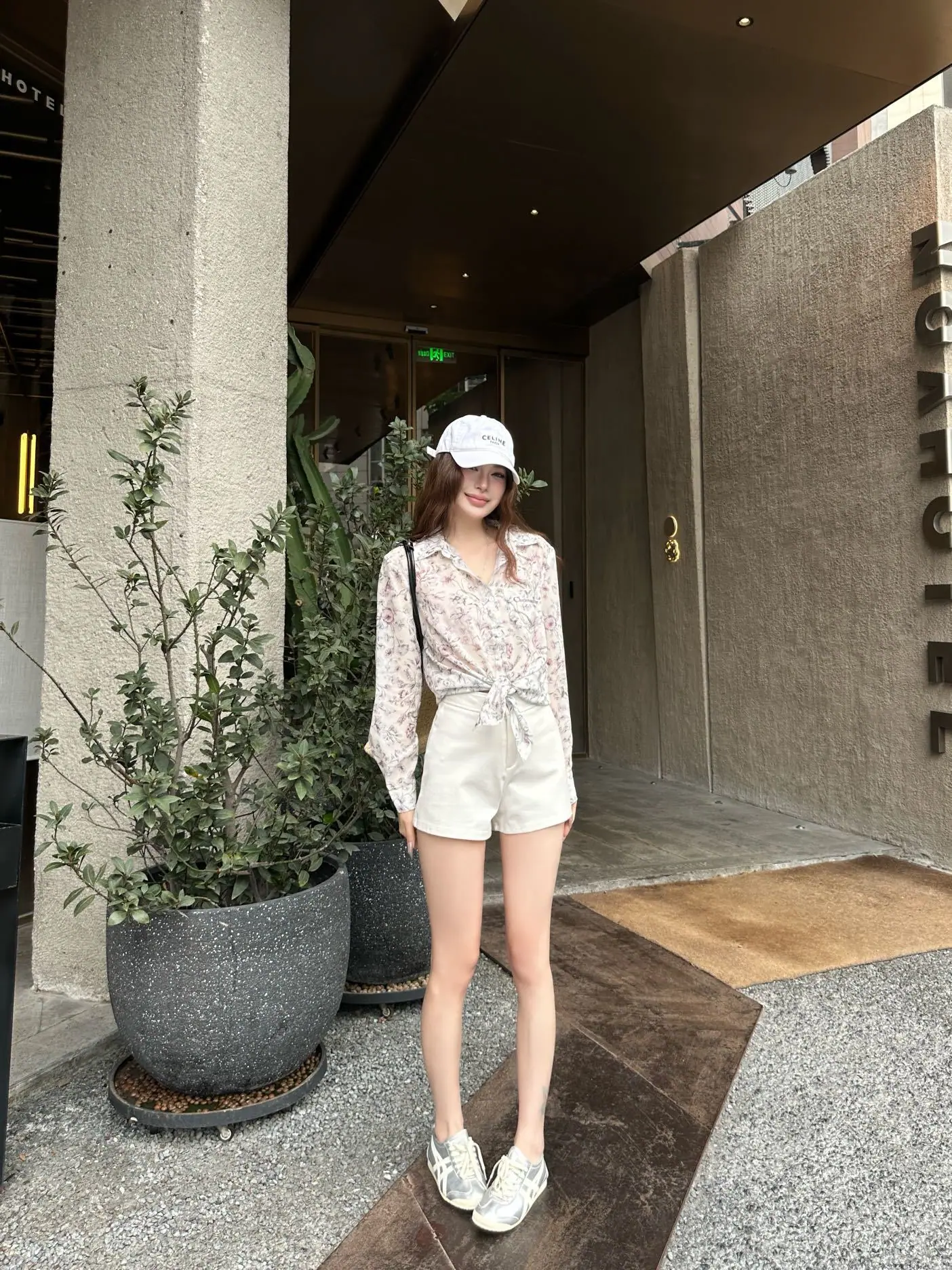디올 CD로고 시스루 셔츠 여성의류 2026 SS 상세 이미지 1