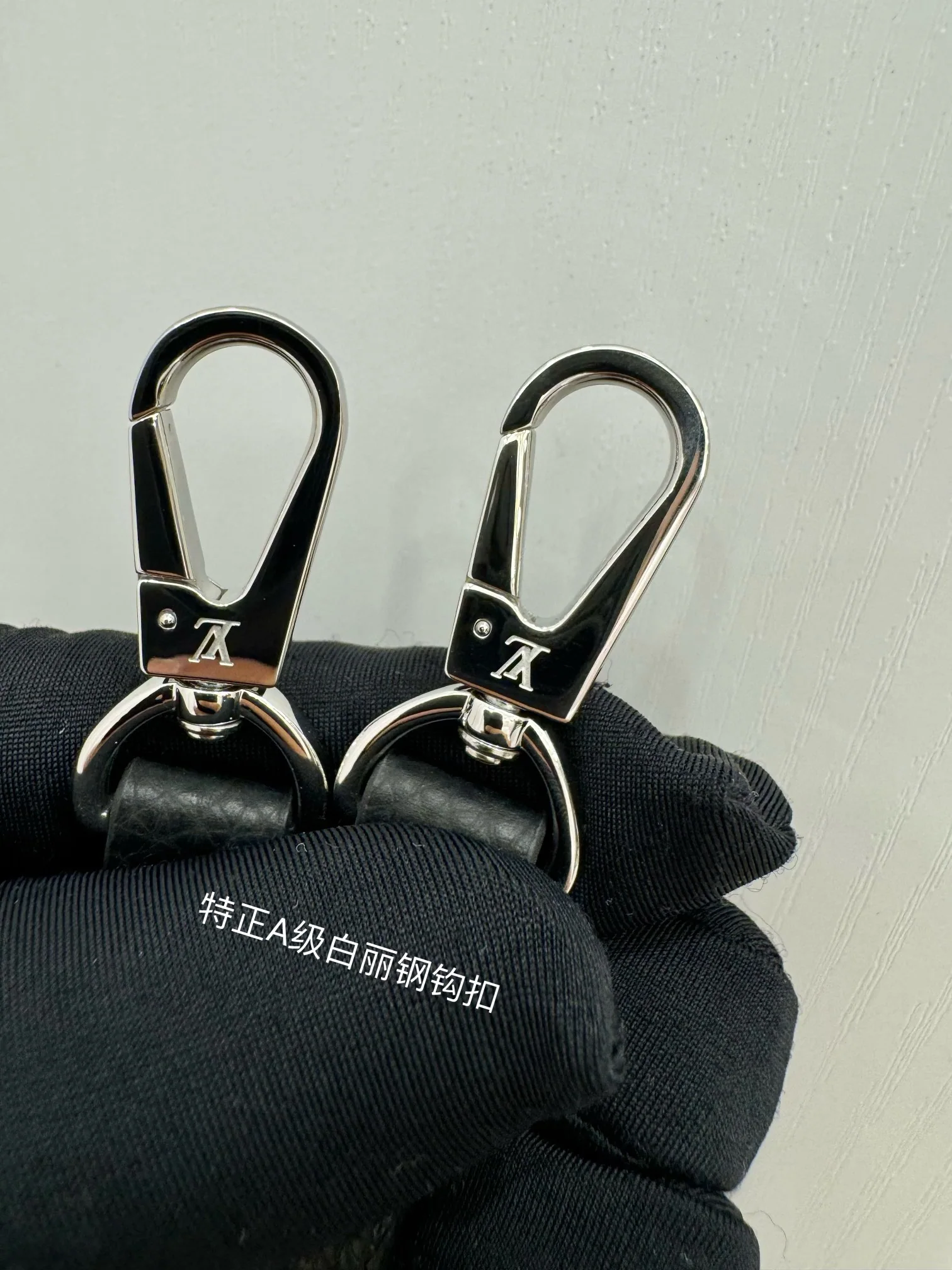 루이비통 M21848 가방 상세 이미지 5