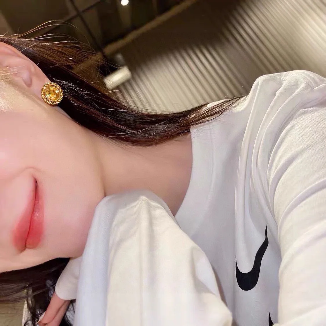 셀린느 선개문 귀걸이 상세 이미지 4