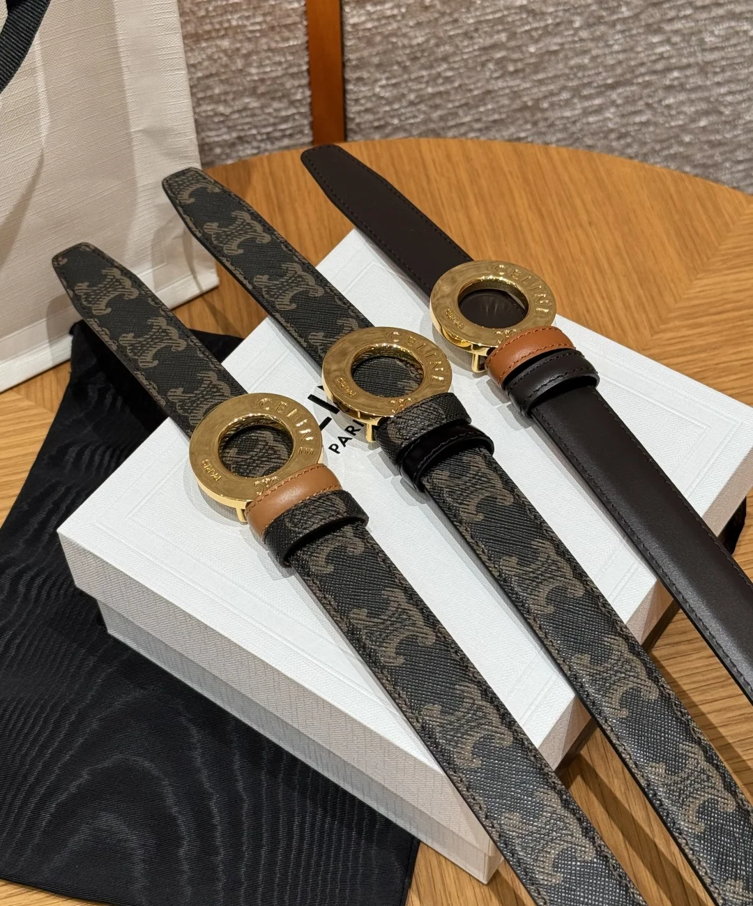 셀린느 차트 디스크 골드 버클 양면 가죽 벨트 25MM 상세 이미지 3