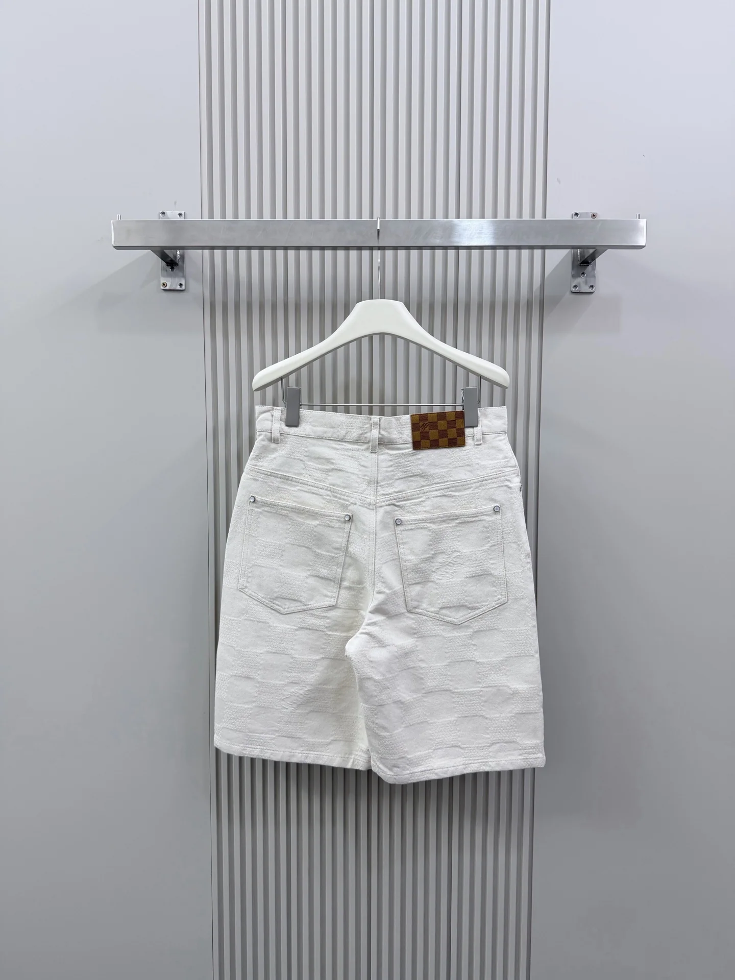 루이비통 체커보드 자수 경량 데님 반바지 26 SS 상세 이미지 2