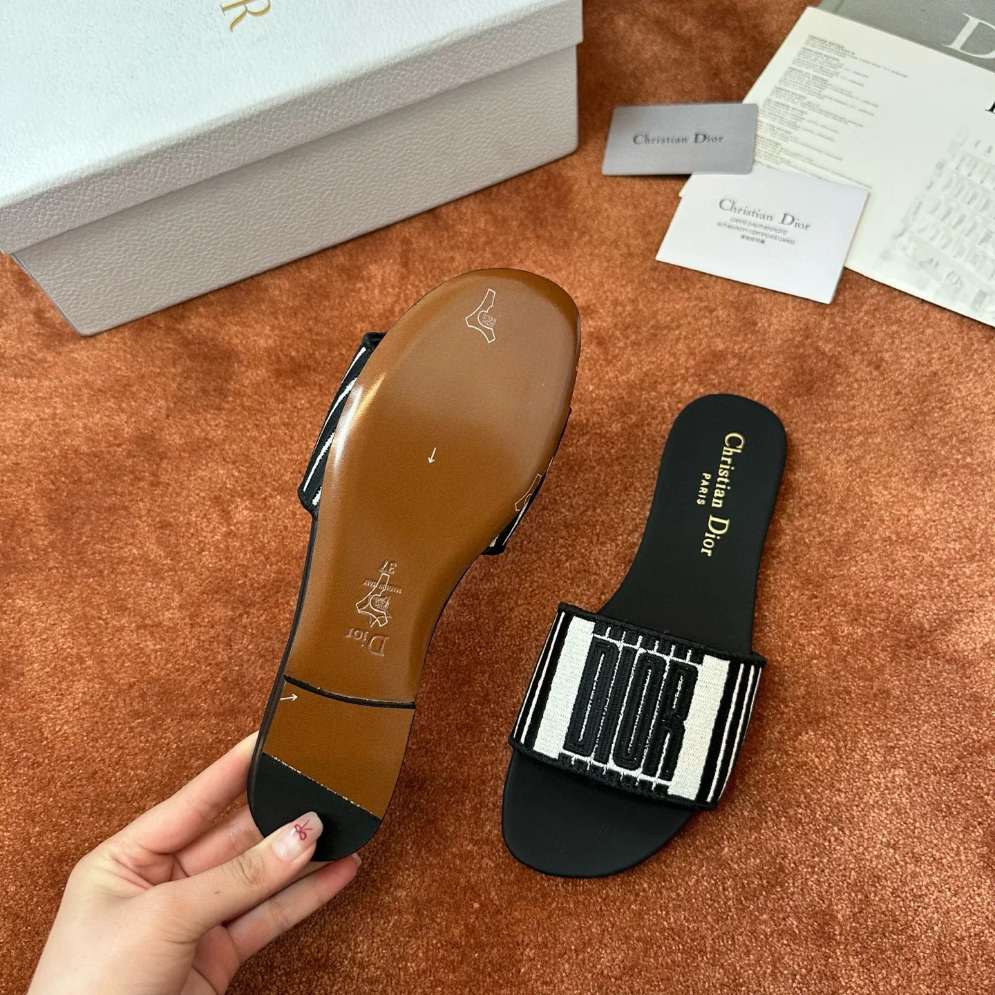 디올 로고 자수 캔버스 플랫 샌들 상세 이미지 6