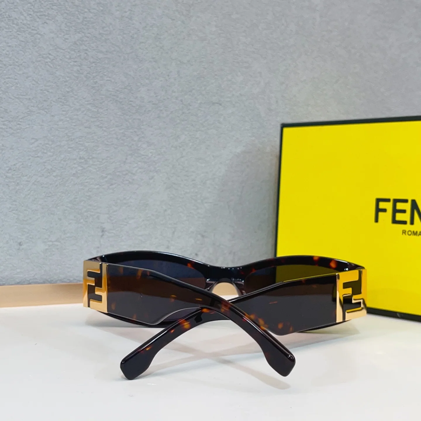 펜디 선글라스 74220 Fendi Sunglasses 상세 이미지 9