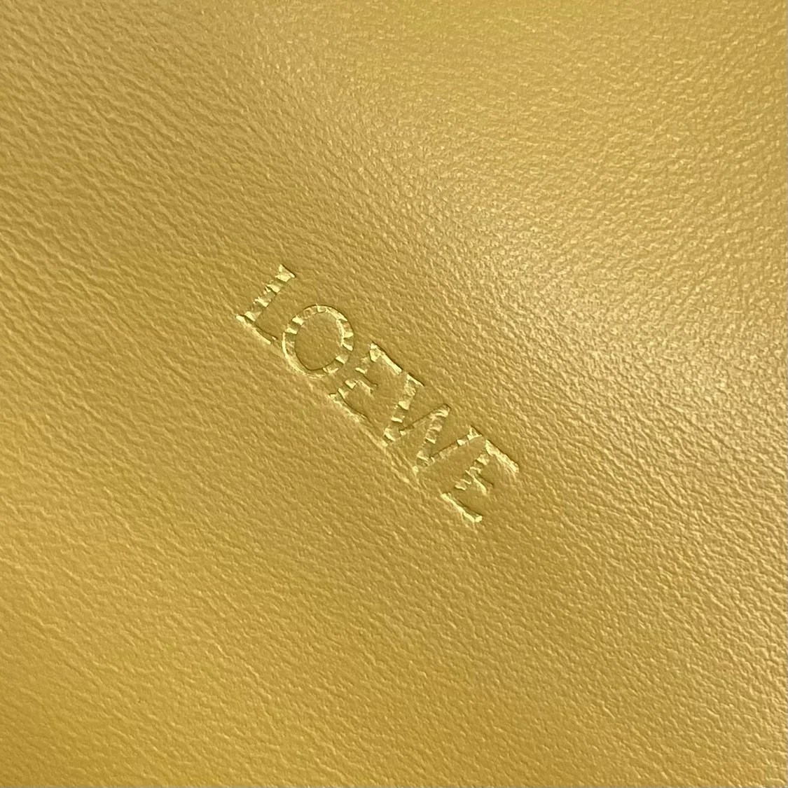 로에베 플라멩코 램스킨 드로스트링 숄더백 상세 이미지 6