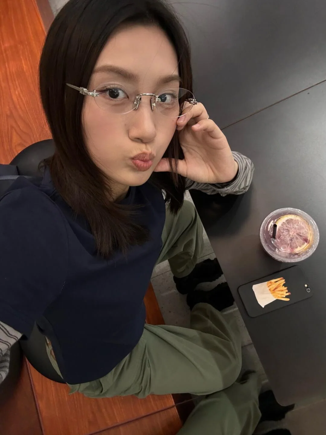 미우미우 프레임리스 선글라스 상세 이미지 3