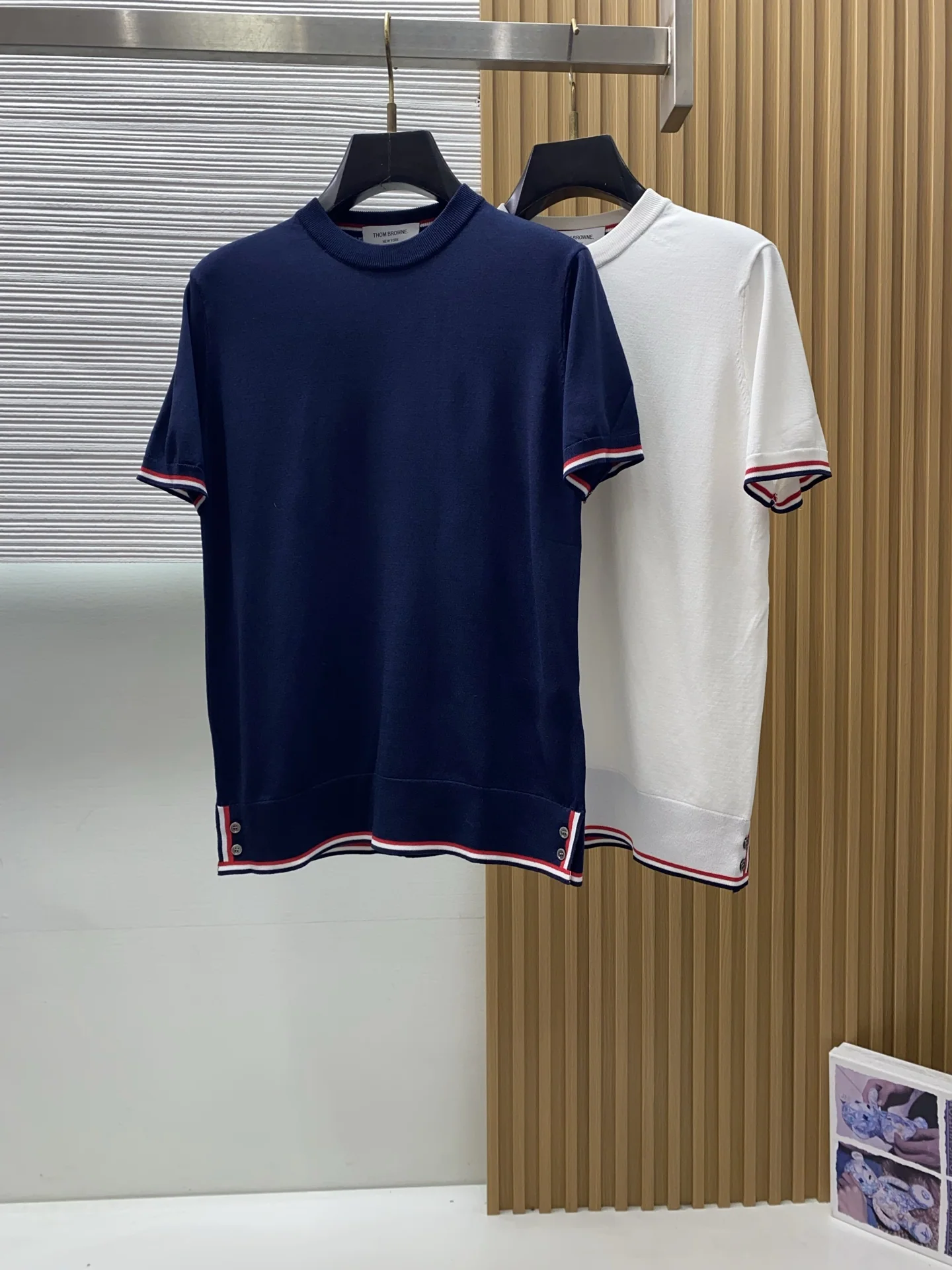 톰브라운 남성 크루넥 코튼 반팔 티셔츠 상세 이미지 8