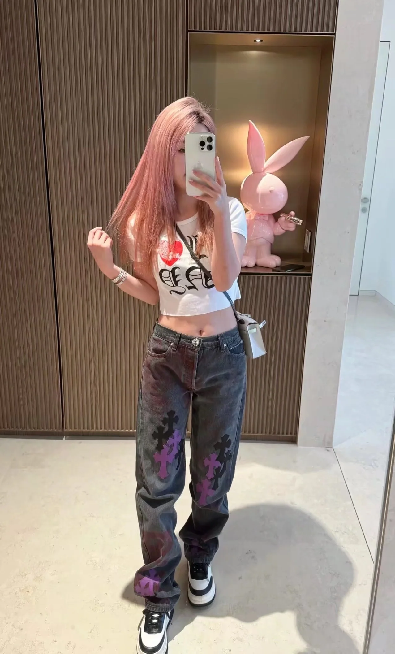 크롬하츠 블랙 에어브러시 로고 남성 바지 상세 이미지 3