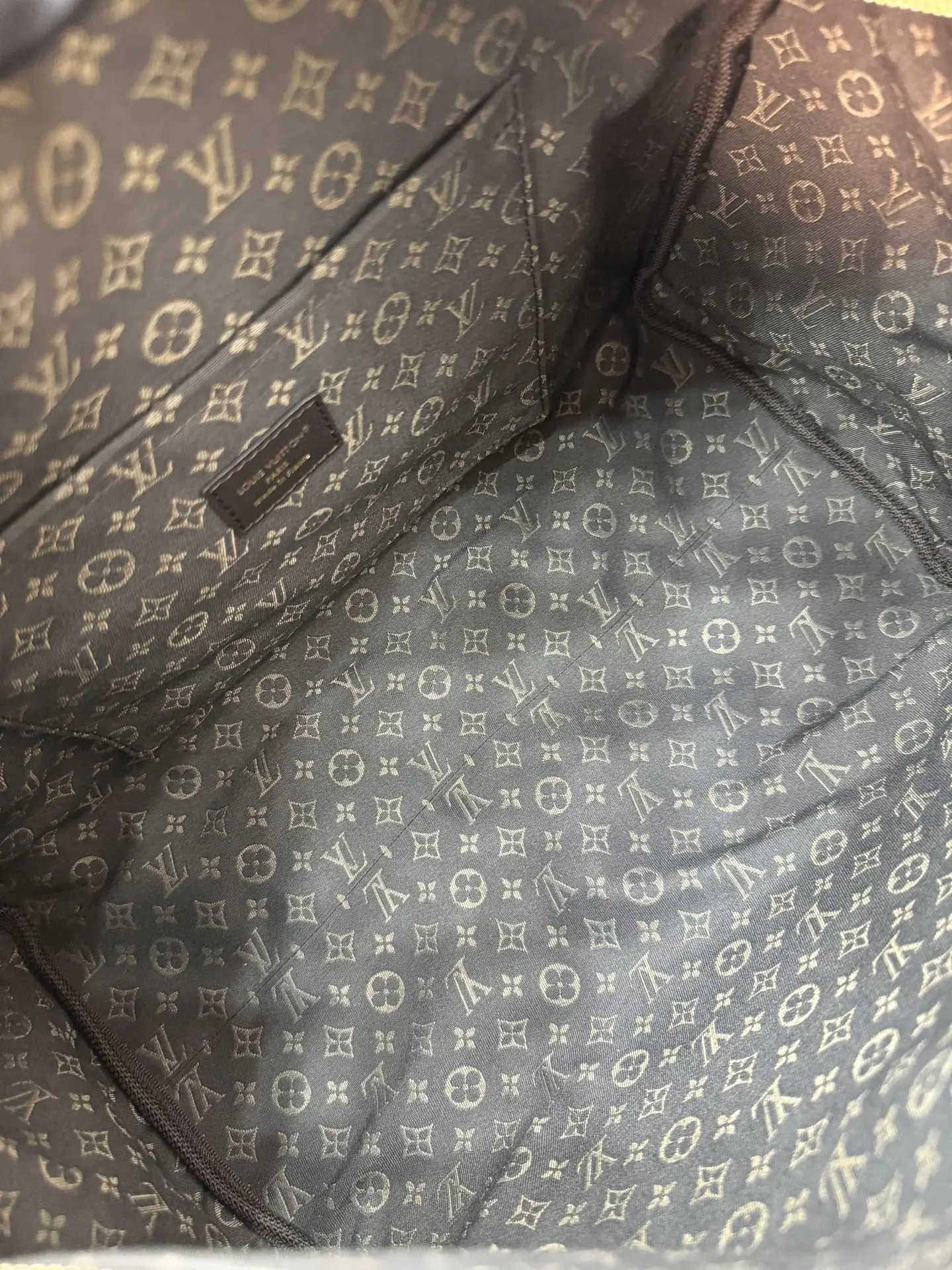 루이비통 M26397 가방 상세 이미지 6
