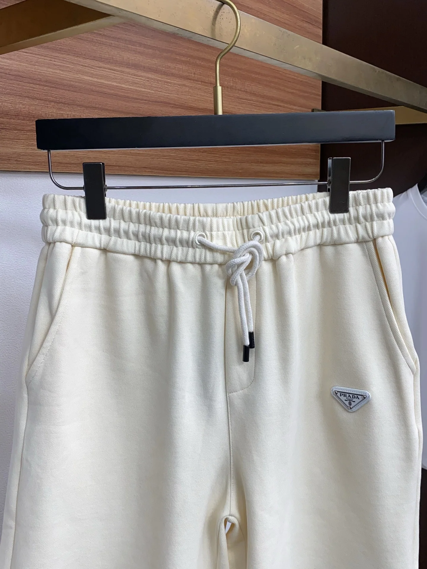 프라다 남성 반바지 SS 53025 Prada Shorts 상세 이미지 2