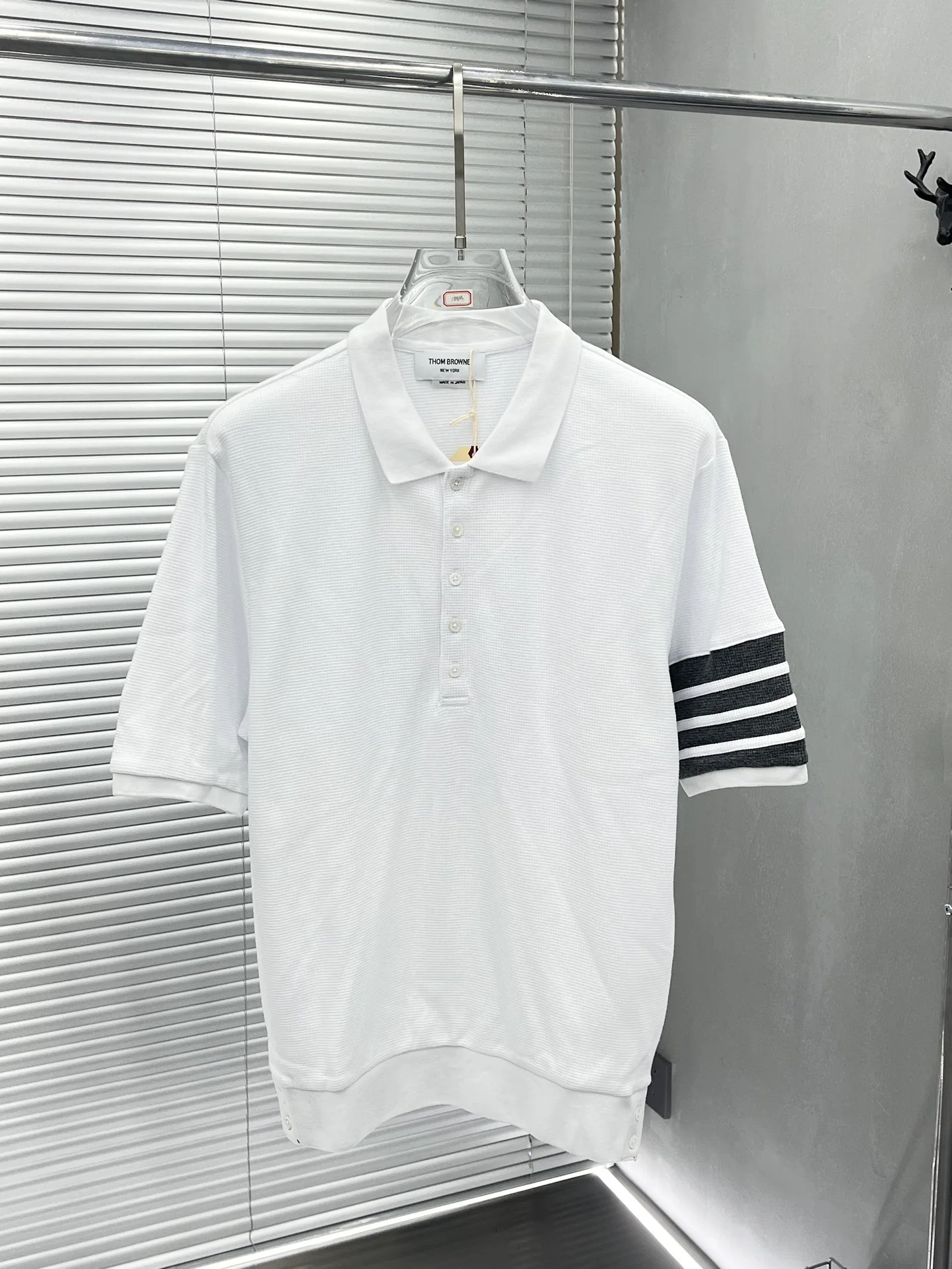 톰브라운 TB 와플 니트 카라 반팔 티셔츠 상세 이미지 1