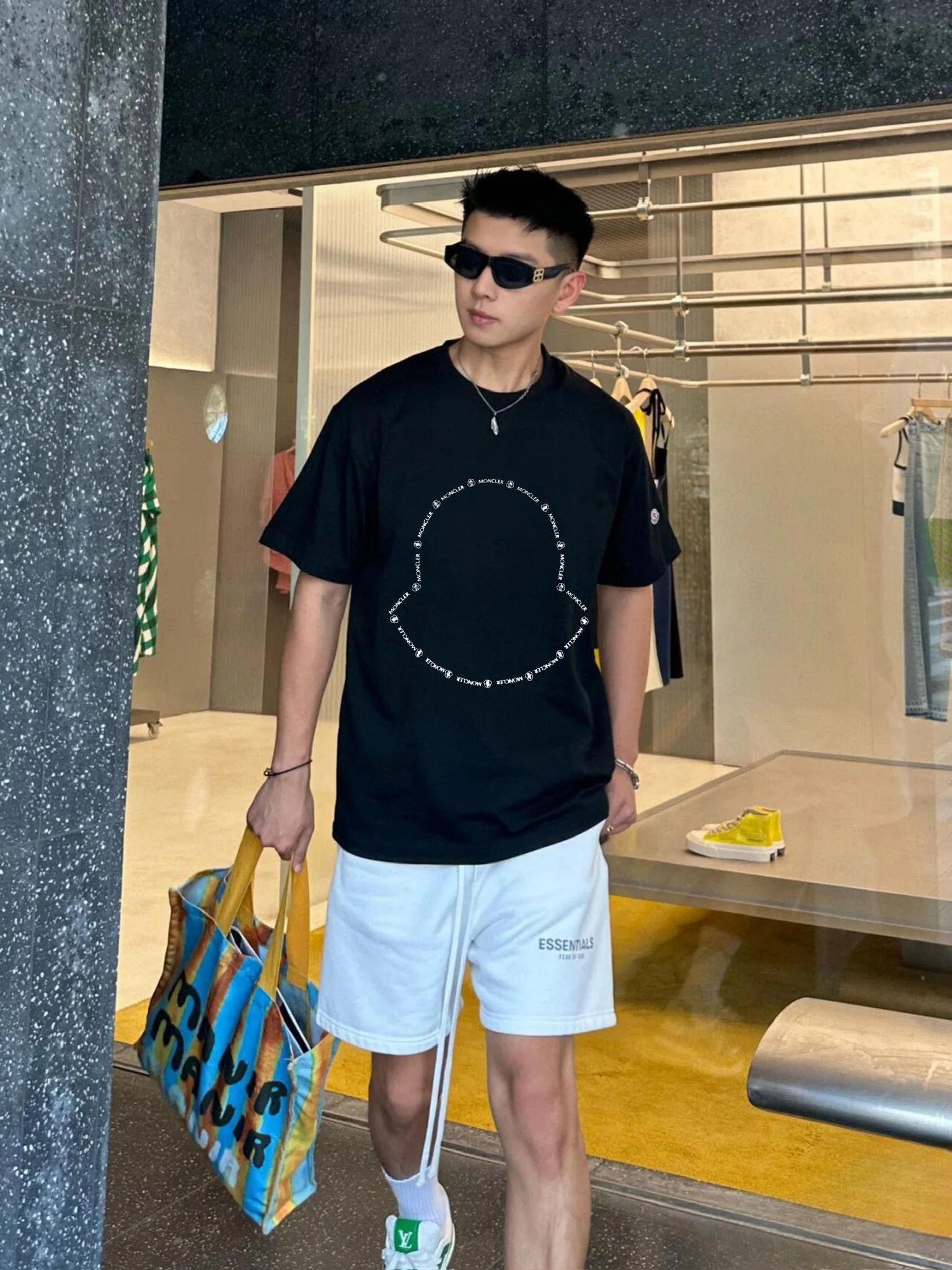 몽클레어 디지털 컷아웃 로고 여성 반팔 상세 이미지 5