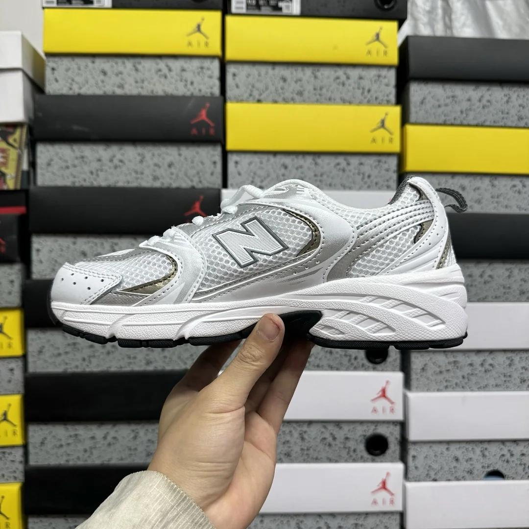 뉴발란스 [WZ] 530 MR530AD 202041 New Balance 530 White Silver Metallic 상세 이미지 2