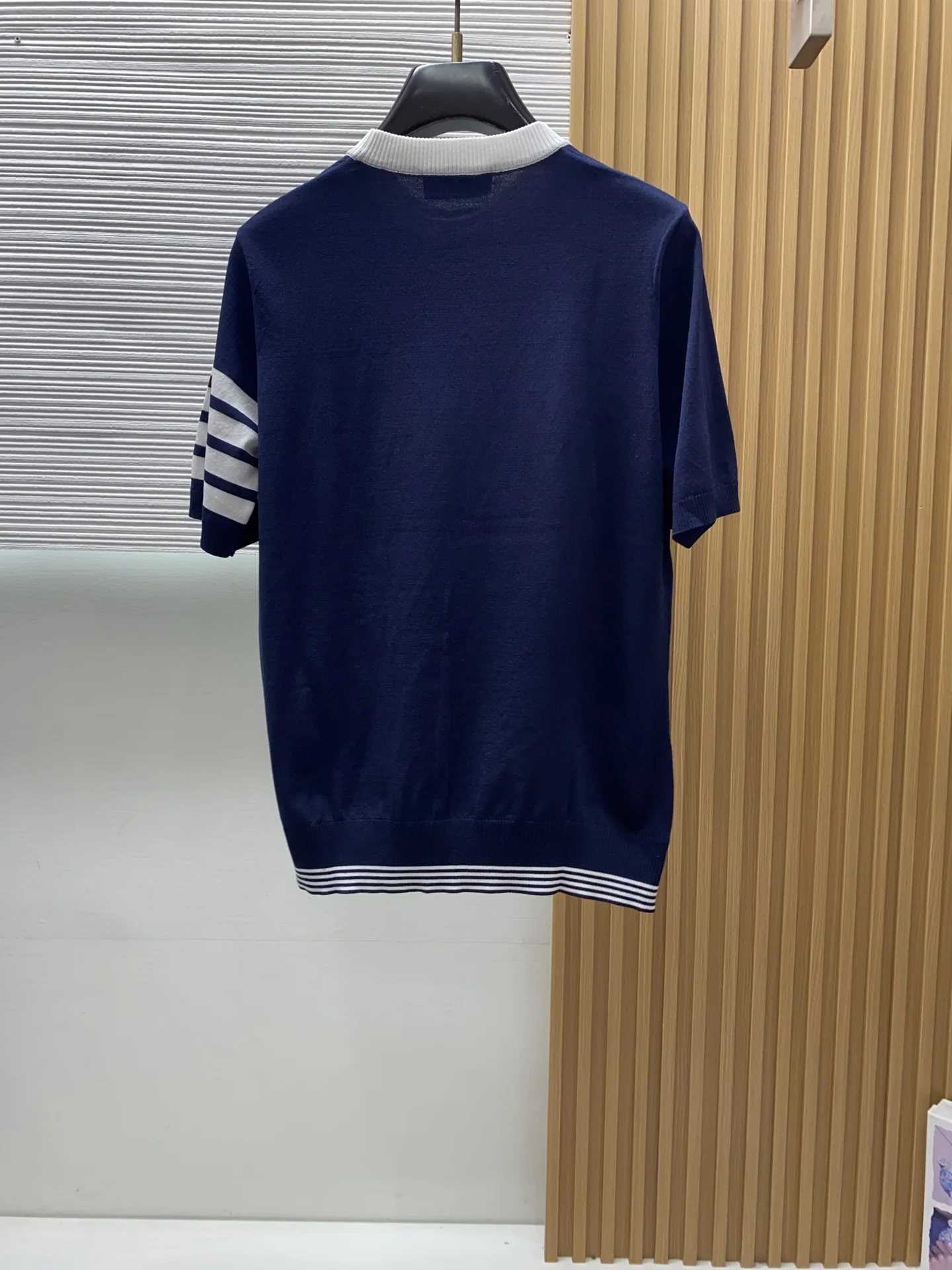 톰브라운 남성 크루넥 반팔 티셔츠 상세 이미지 9