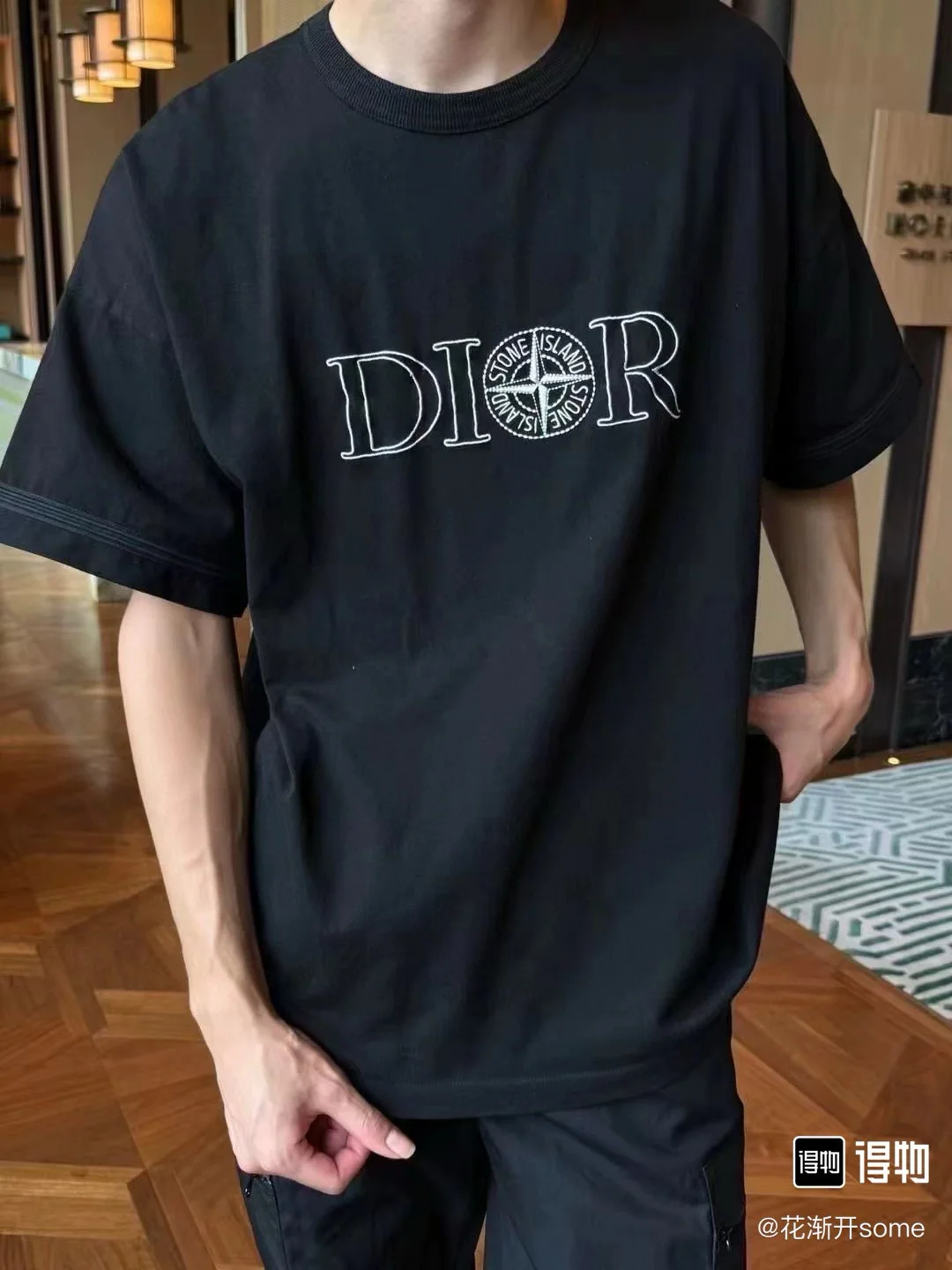디올 여성 자수 반팔 티셔츠 상세 이미지 2