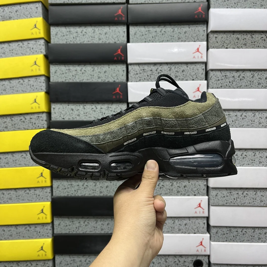 나이키 [KZ2.0] 에어 맥스 95 SP IB4523-200 201675 Nike Air Max 95 SP Undefeated Geo La 상세 이미지 5