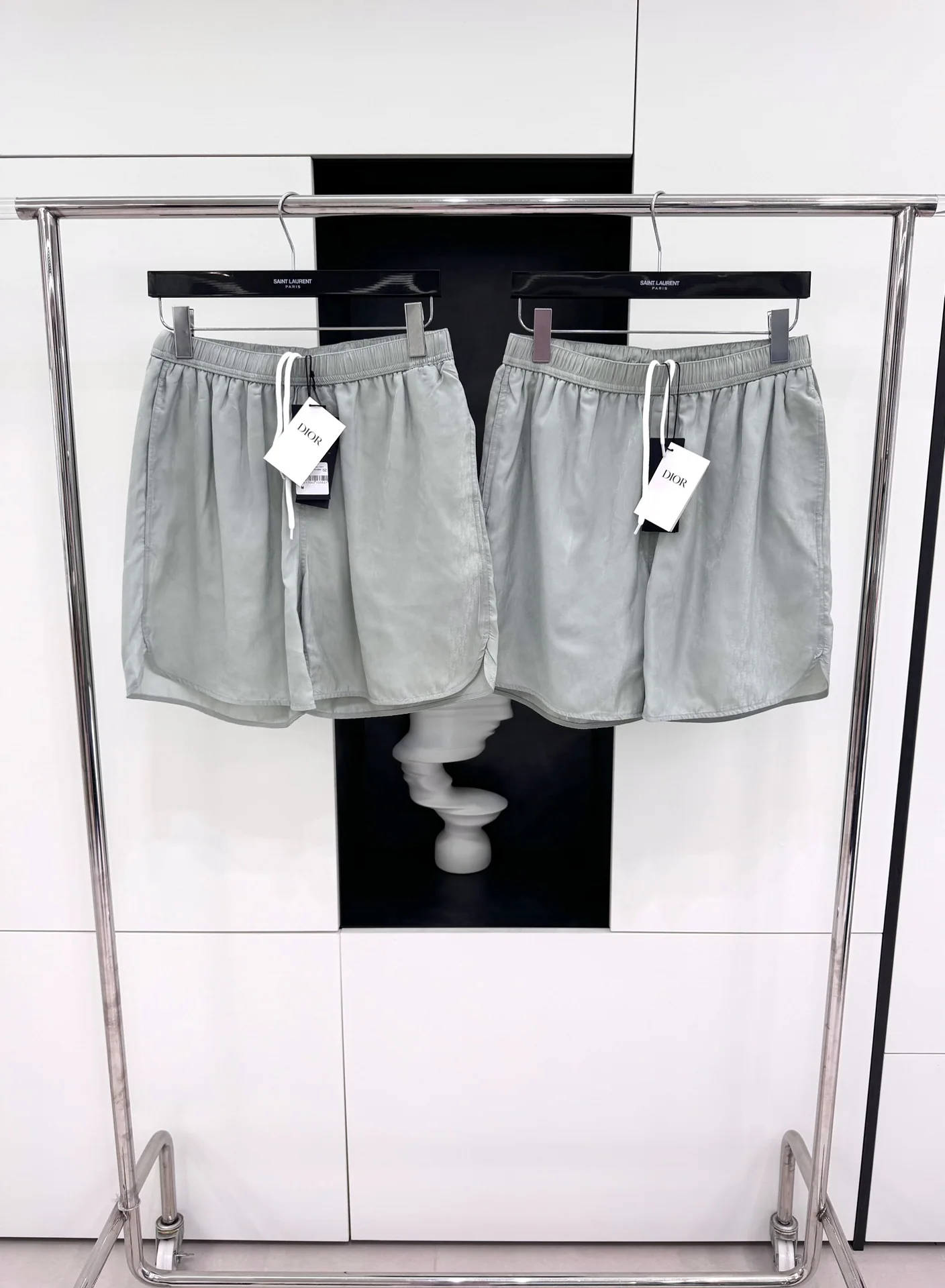 디올 모노그램 프린트 남성 반바지 2024 SS 상세 이미지 1