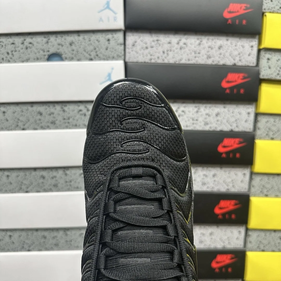 나이키 [TK] 에어 맥스 플러스 604133-050 201968 Nike Air Max Plus Triple Black 상세 이미지 3