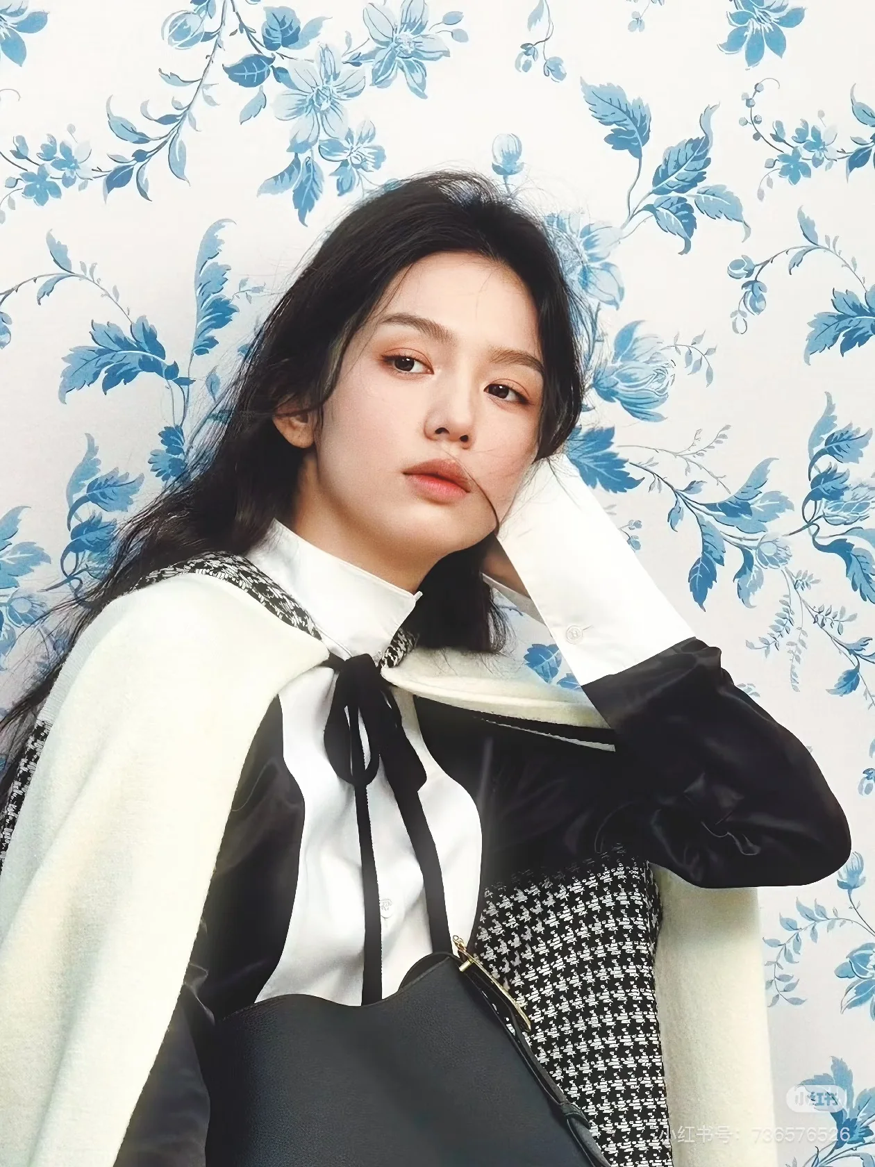 디올 하운드투스 울 캐시미어 케이프 여성 의류 상세 이미지 6