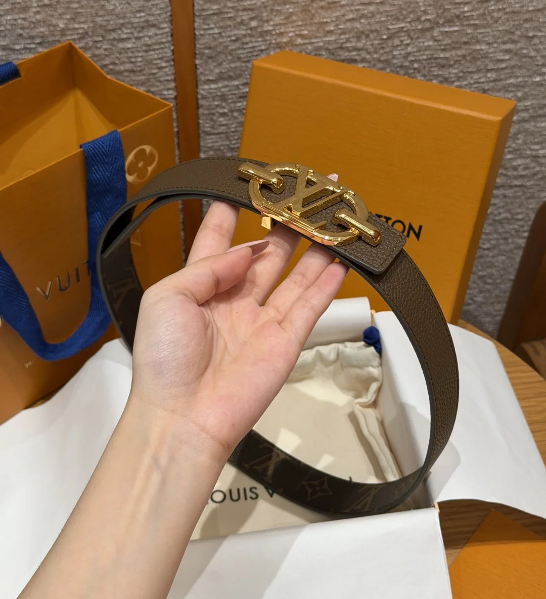 루이비통 이니셜 30mm 리버시블 벨트 상세 이미지 5