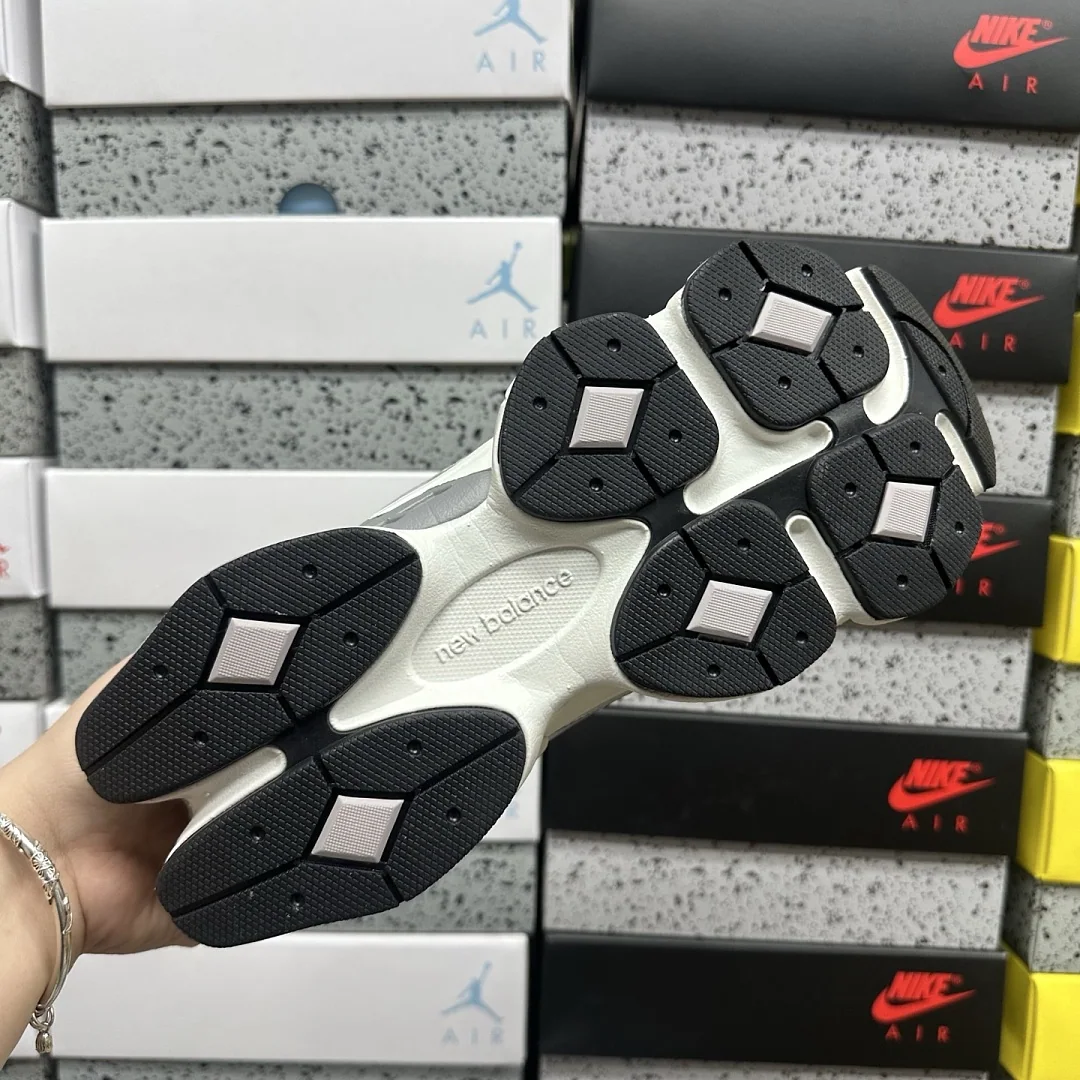 뉴발란스 [C] 9060 U90601NR 202244 New Balance 9060 Shoe Palace Black Silver 상세 이미지 9