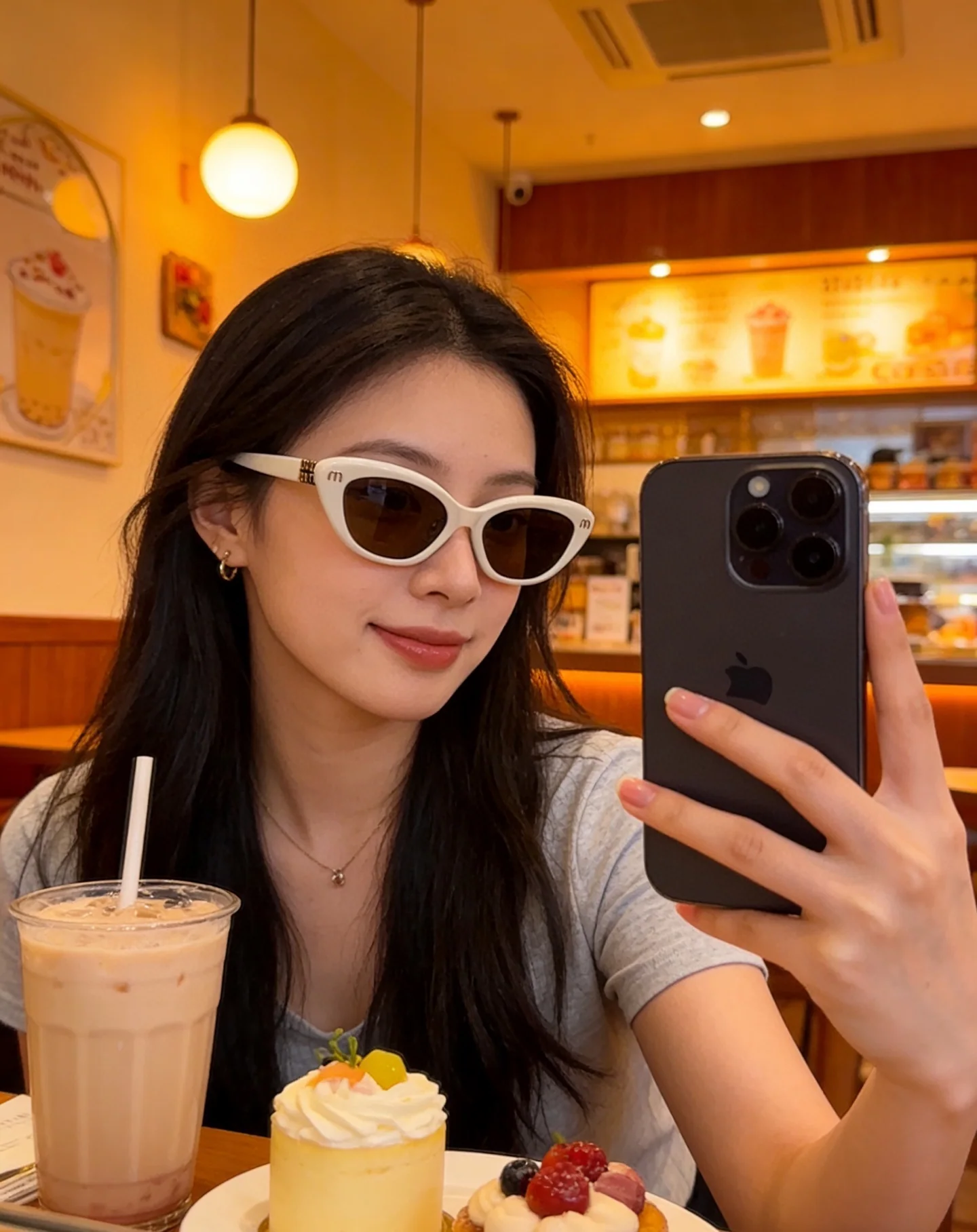 미우미우 VMU 83 S 선글라스 상세 이미지 2
