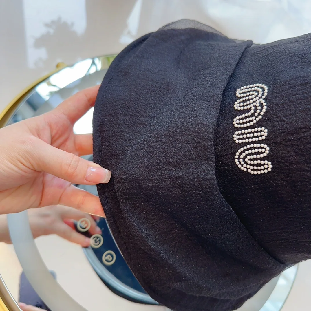 미우미우 모자 81221 Miu Miu Cap 상세 이미지 4