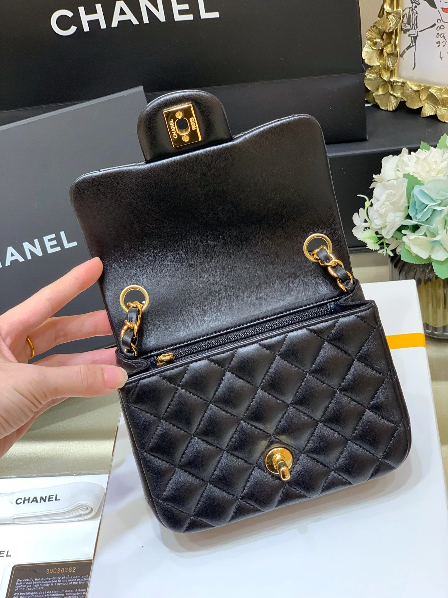 샤넬 카본파이버 클래식 플랩 백 A92993 상세 이미지 7