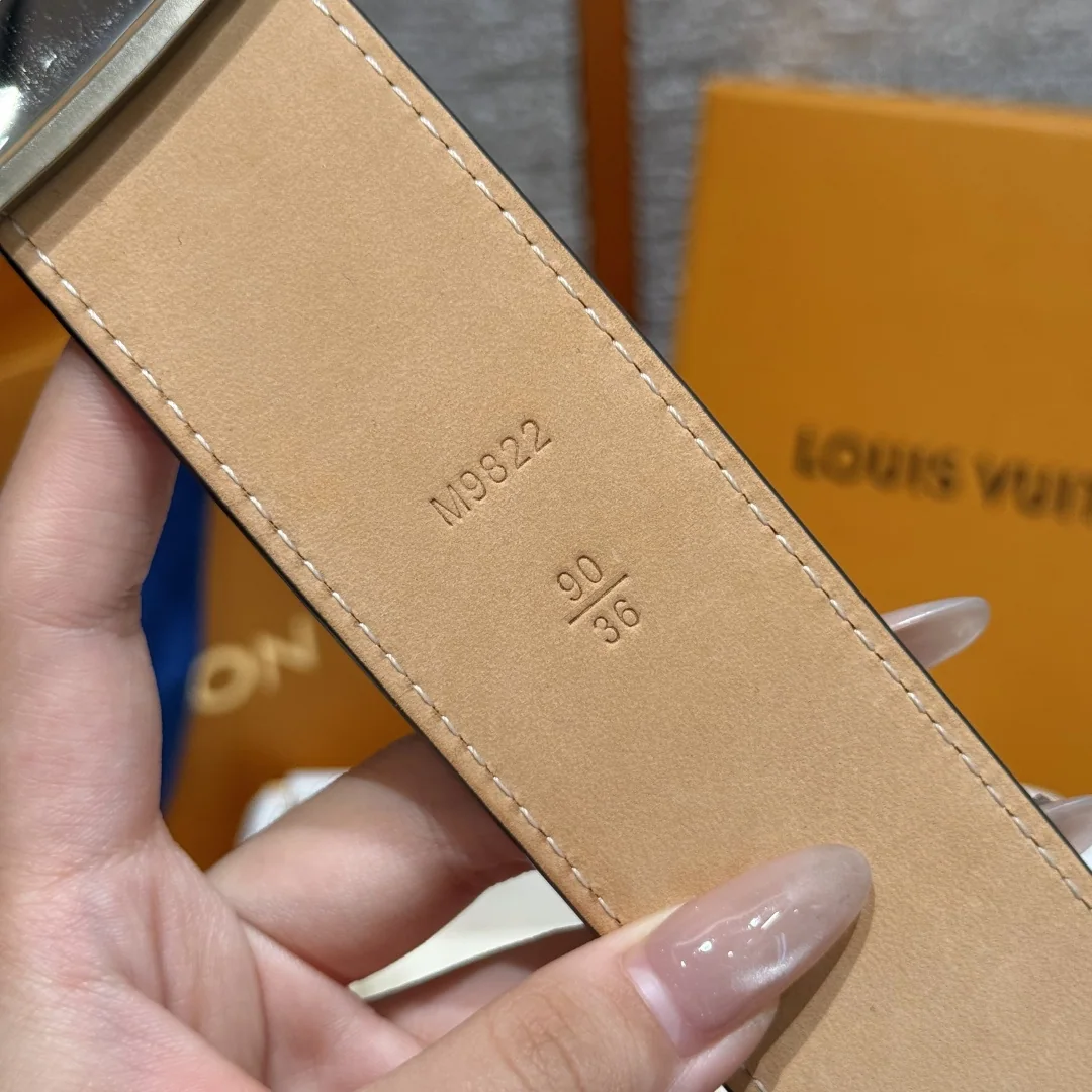 루이비통 이니셜 모노그램 버클 40mm 리버시블 벨트 상세 이미지 7