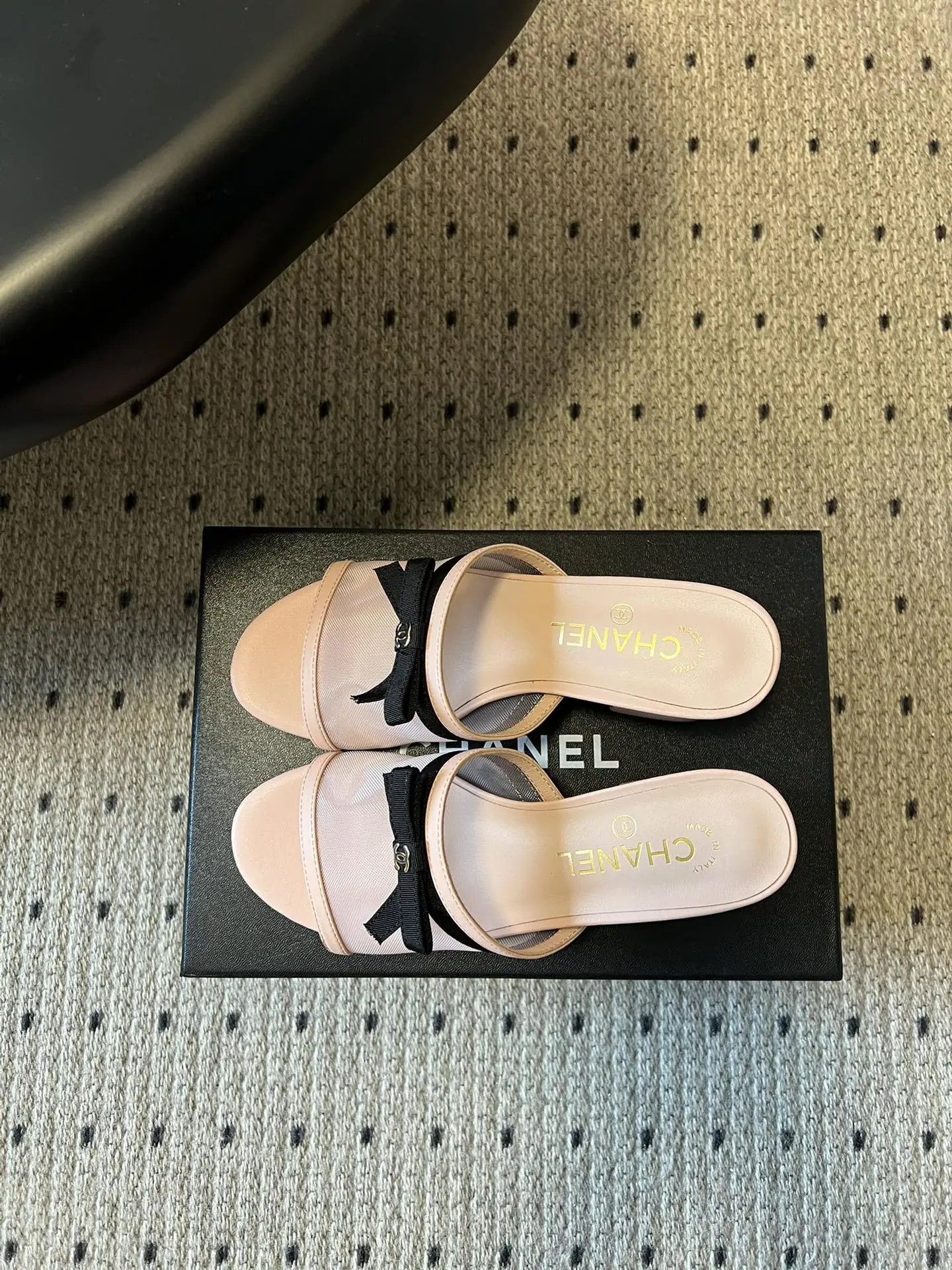 샤넬 메시 리본 청키 힐 샌들 상세 이미지 6
