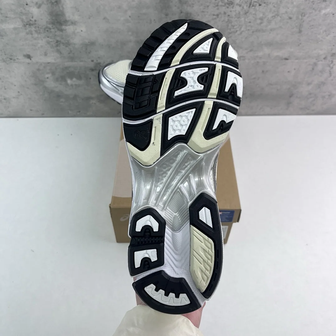아식스 [TOP] 젤 카야노 14 1201A019-108 200244 Asics Gel-Kayano 14 Cream Black Metallic 상세 이미지 7