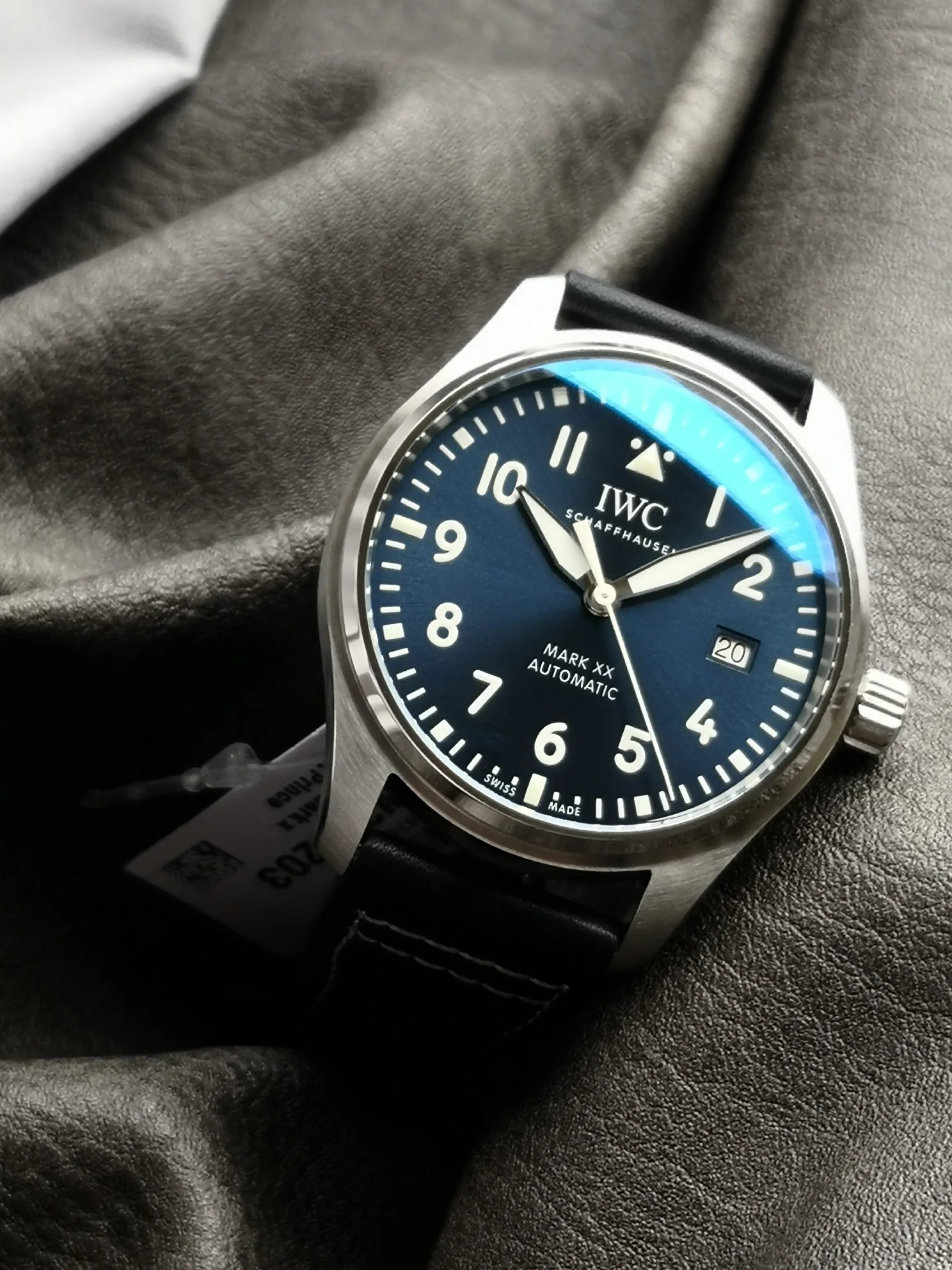 IWC 마크 XX 파일럿 시계 블랙 다이얼 사파이어 글라스 상세 이미지 1