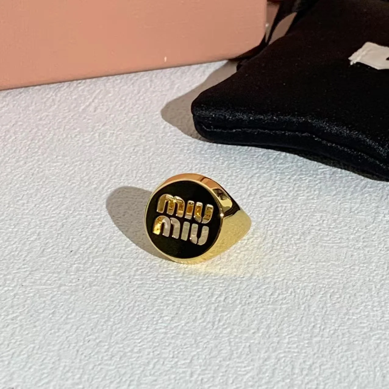 미우미우 LAY 황동 반지 상세 이미지 3