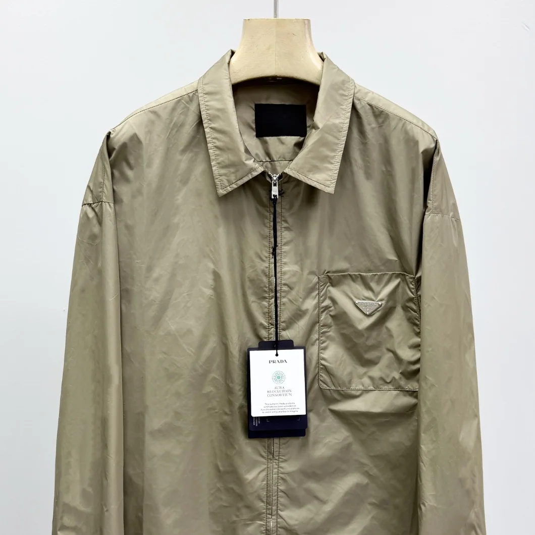 프라다 리나일론 포인티드 카라 남성 자켓 상세 이미지 3
