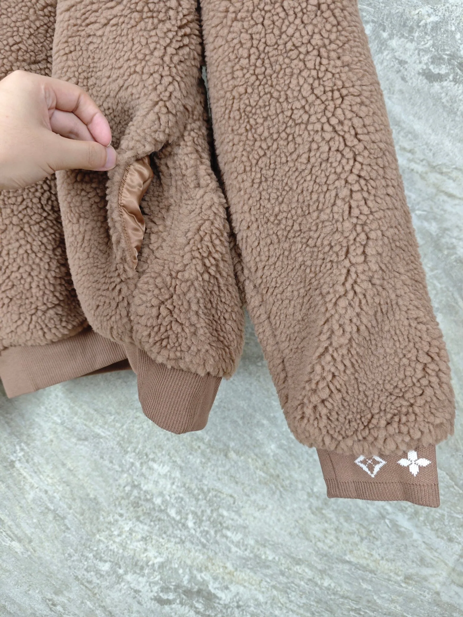 루이비통 가죽 테디 남성 자켓 24FW 상세 이미지 6