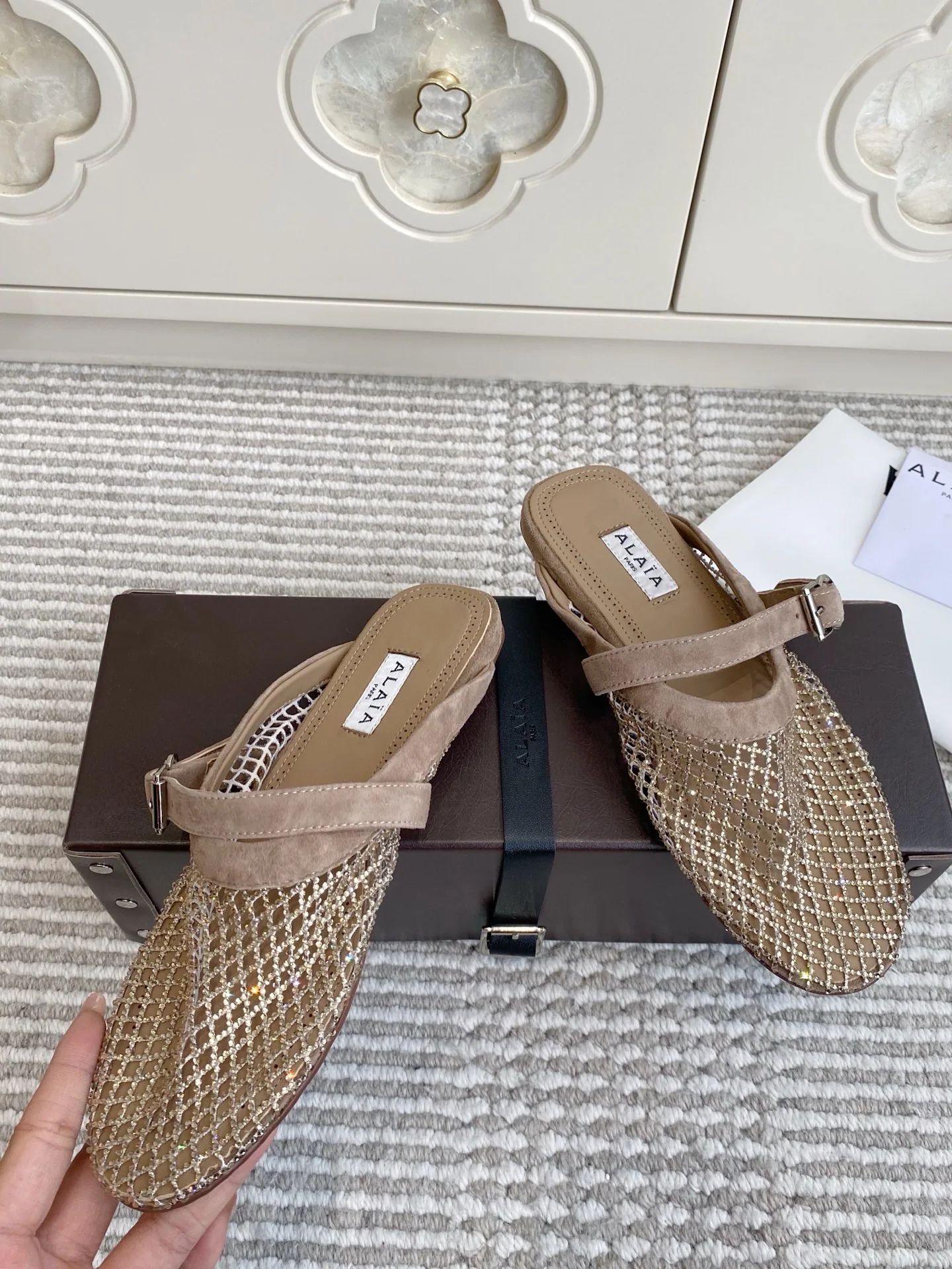 알라이아 크리스탈 메시 메리 제인 발레 슈즈 상세 이미지 2