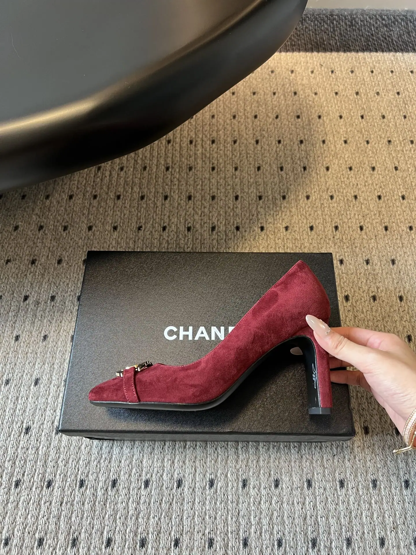 샤넬 메탈릭 더블 C 버클 스퀘어 토 하이힐 상세 이미지 5