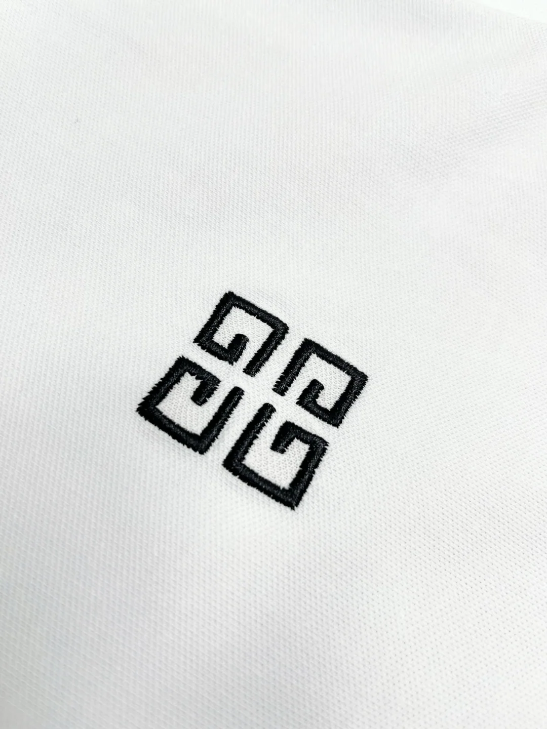 지방시 자수 폴로 반팔 티셔츠 상세 이미지 6