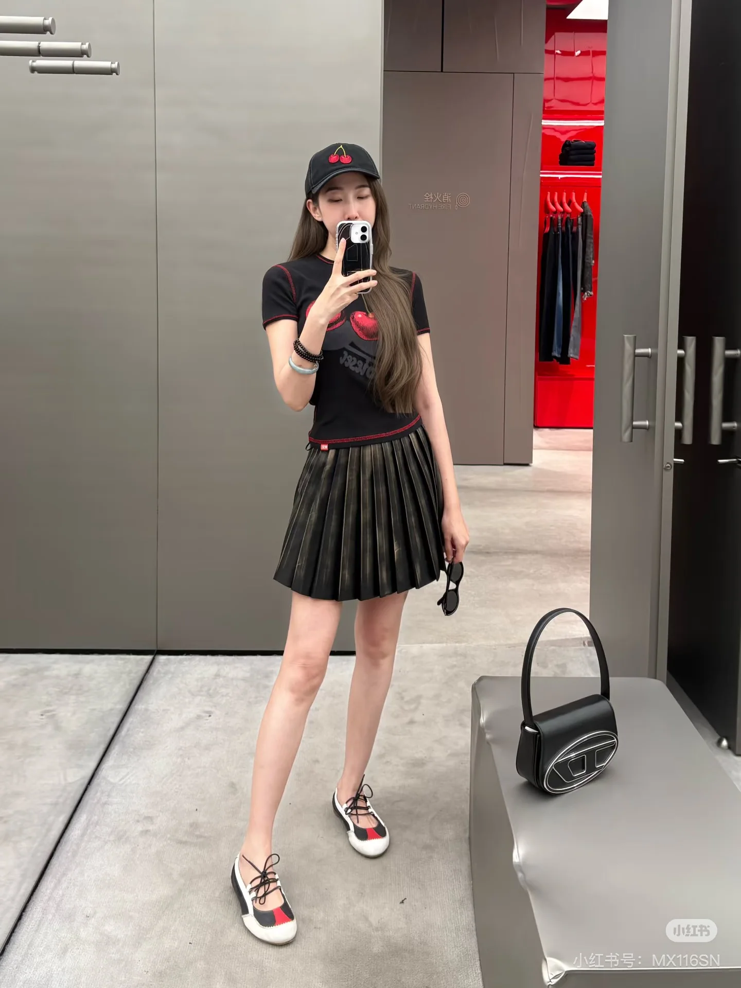 디젤 체리 프린트 여성 반팔 티셔츠 상세 이미지 6