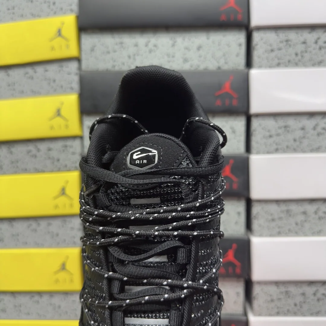 나이키 [BD] 에어 맥스 플러스 FD0670-001 201901 Nike Air Max Plus Toggle Black Reflective 상세 이미지 2