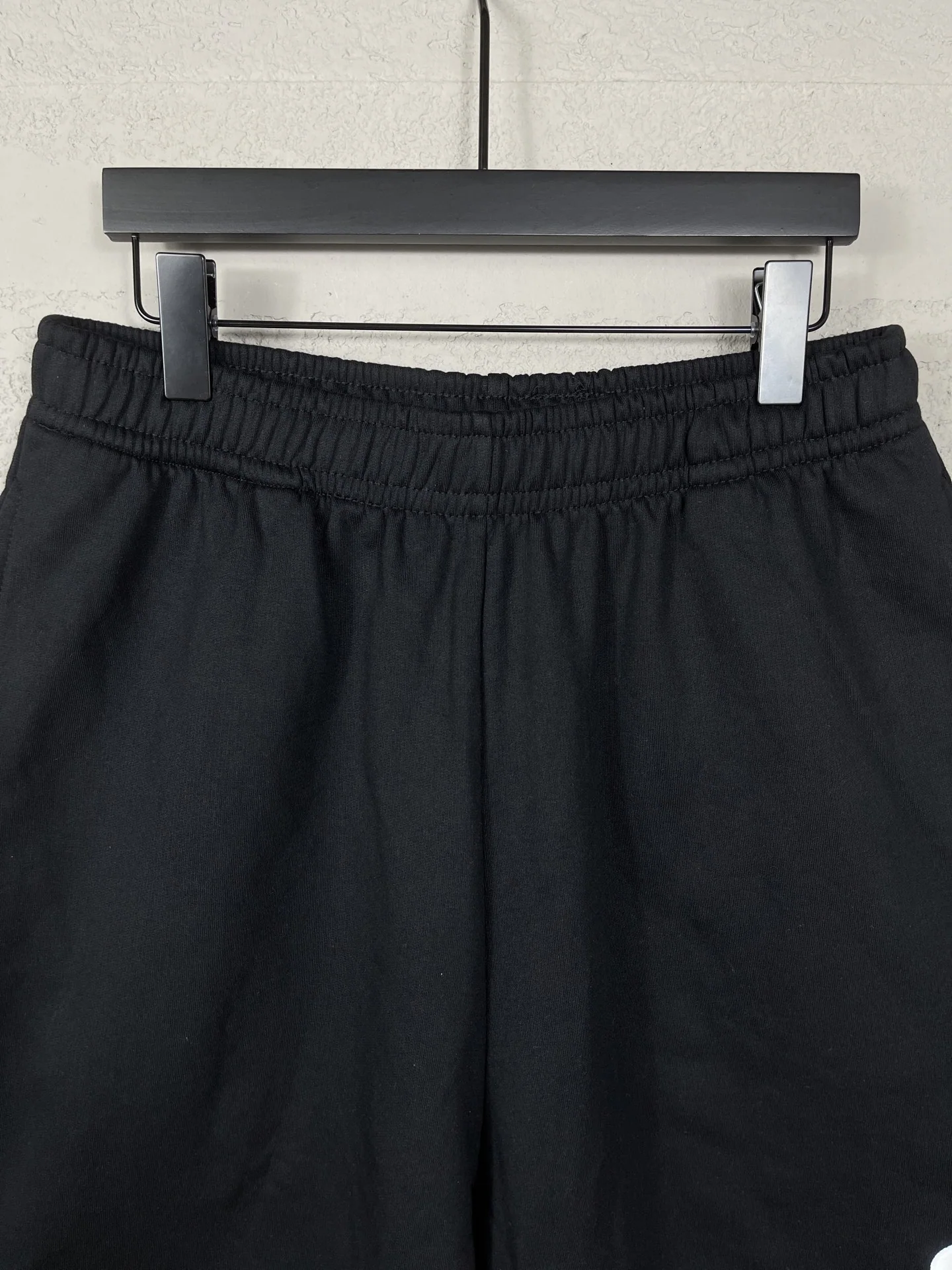 발렌시아가 파리 농구 로고 자수 남성 반바지 상세 이미지 9