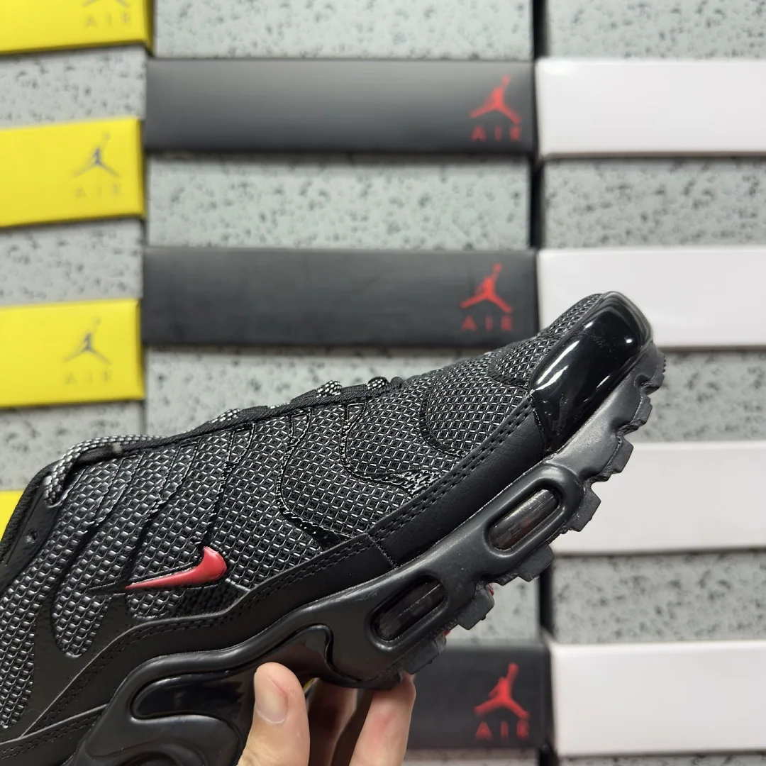 나이키 [BD] 에어 맥스 플러스 DO6383-001 201906 Nike Air Max Plus Metal Mesh Black Red 상세 이미지 8