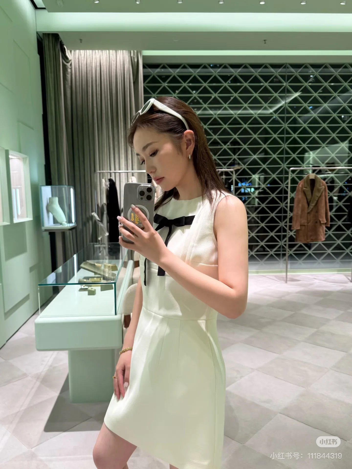 프라다 블랙 리본 민소매 원피스 2026 SS 상세 이미지 7